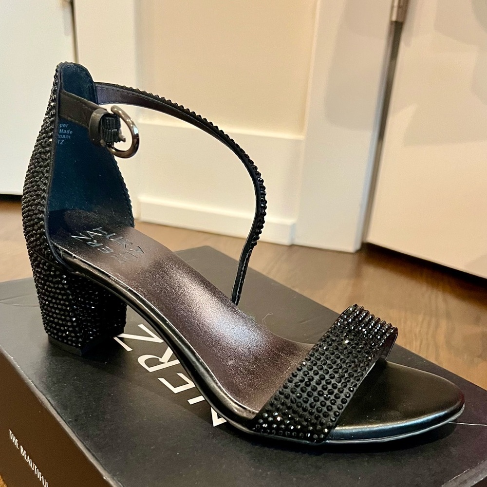 NEW Naturalizer Vera Black Studded Block Heels